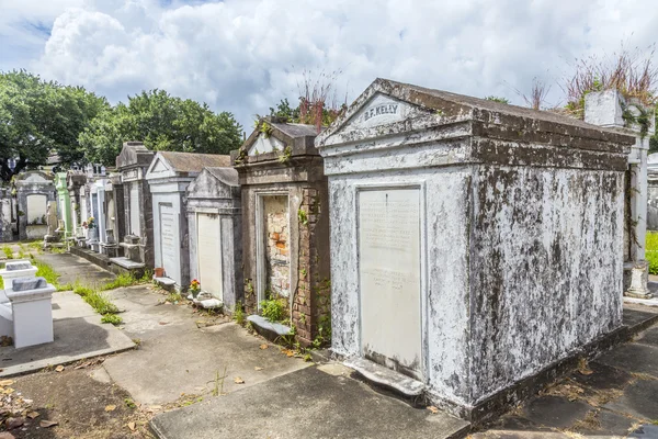 New orleans Lafayette mezarlığına tarihi mezar taşları ile — Stok fotoğraf