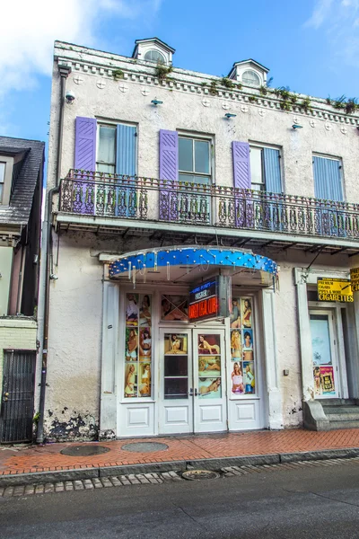 Sex shops in old historic building in the French Quarter — Stock Photo, Image