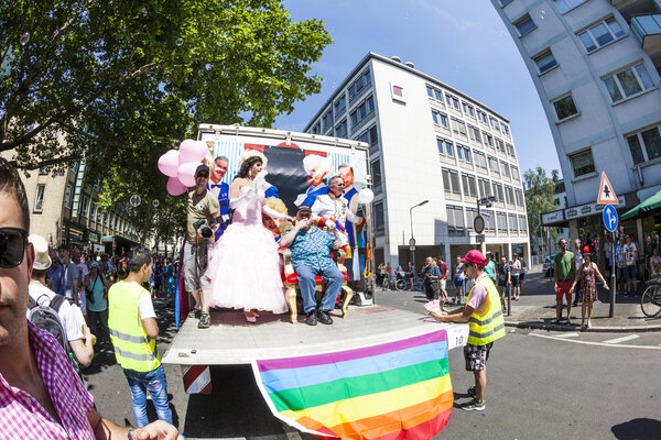 people at christopher street day in Frankfurt