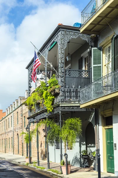 Historic building in the French Quarter — Stock Photo, Image