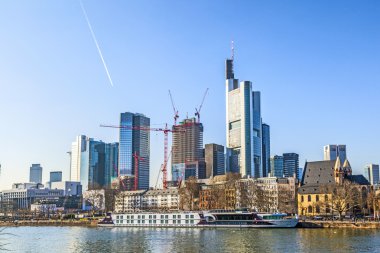 frankfurt main adlı demir köprü (sözde eiserner steg)