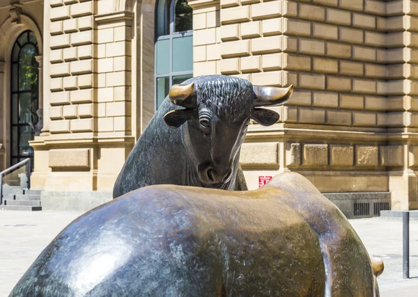 Estatuas del Toro y del Oso en la Bolsa de Frankfurt —  Fotos de Stock