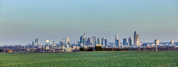 Panorama panoramę Frankfurtu przez noc — Zdjęcie stockowe