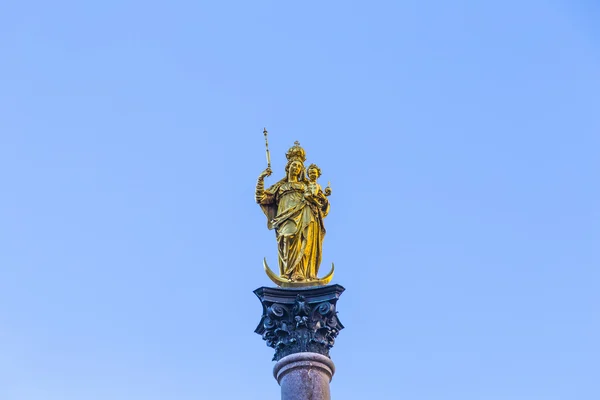 Γλυπτό της Αγίας Μαρίας στο Μόναχο — Φωτογραφία Αρχείου