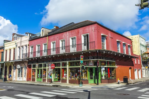 Eople visit historic building in the French Quarter — Stock Photo, Image