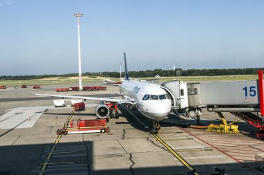 Lufthansa uçak kapısında Hamburg