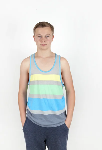 Podobizna pozitivní dospívajícího chlapce v pubertě — Stock fotografie