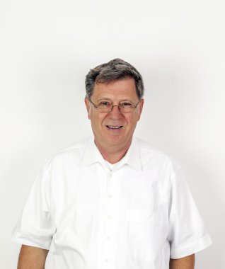 Beyaz gömlekli adam akıllı iş 