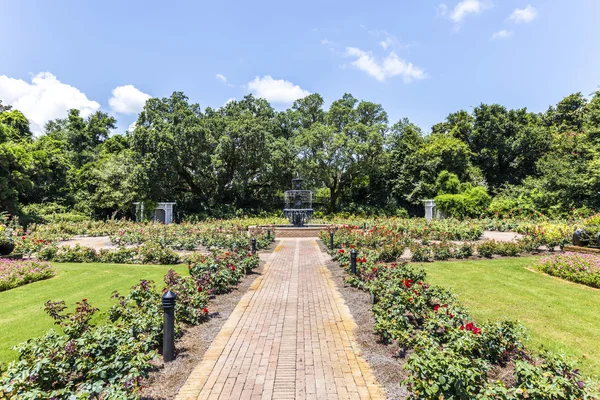 Fontänen vid offentliga parken i bellingraths trädgårdar — Stockfoto