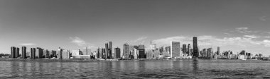 New York, ABD - 6 Ekim 2017: Hudson nehri ve BM binası ile New York panoraması.