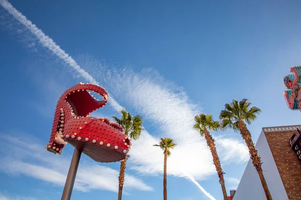 Las Vegas Usa Marca 2019 Zbliżenie Słynnego Neonu Ruby Slipper — Zdjęcie stockowe