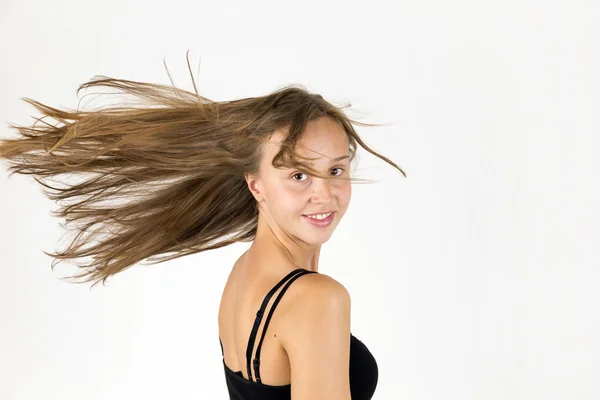 Lächeln junge schöne Mädchen mit braunen Haaren — Stockfoto