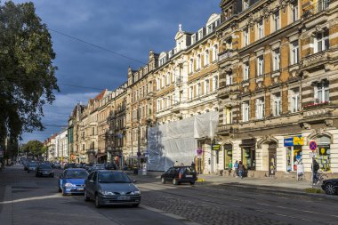  Dresden eski klasik cephe ile sokak görünümü
