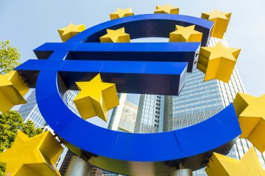 Euro simgesi olarak Avrupa Merkez Bankası frankfurt, ge merkezinde