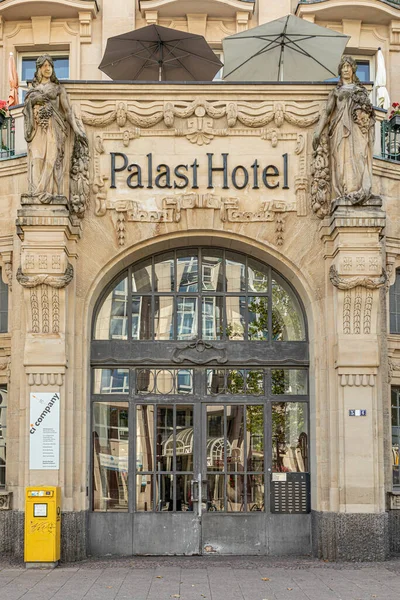 Wiesbaden Germany July 2020 Facade Famous Palace Hotel Wiesbaden Serves — Stock Photo, Image