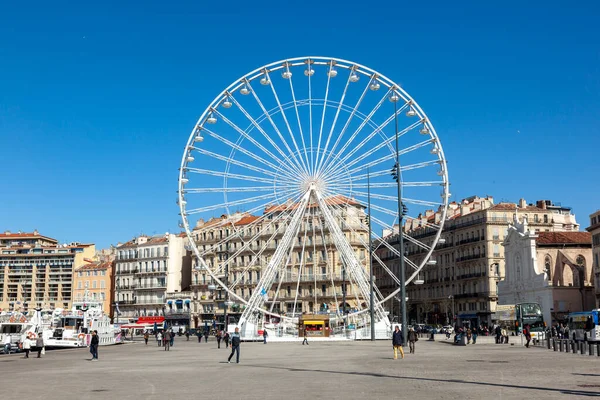 Marseille Frankrike April 2015 Folk Njuter Stora Pariserhjul Mot Blå — Stockfoto