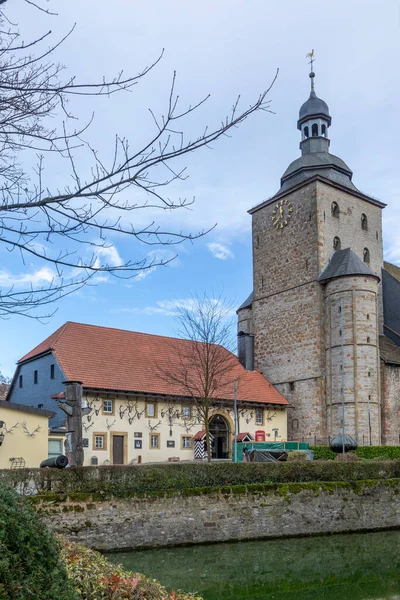 德国巴德德堡 2020年12月21日 Heerse Moated Castle Church Urbanus Middle Ages Bad — 图库照片