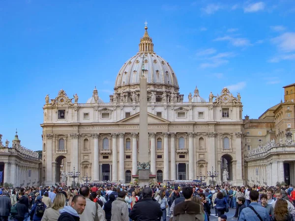 Rome Italy March 2005 People Peters Square Wait Pope — Stock Photo, Image