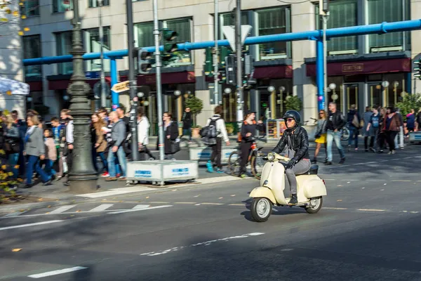 Berlin Allemagne Octobre 2014 Homme Aime Conduire Avec Vieille Moto — Photo