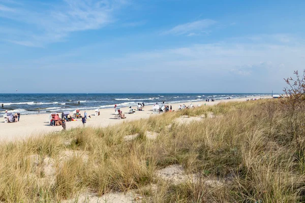 Uckeritz Germany April 2014 People Enjoy Sun Beach Roof Wickerd — Stock Photo, Image