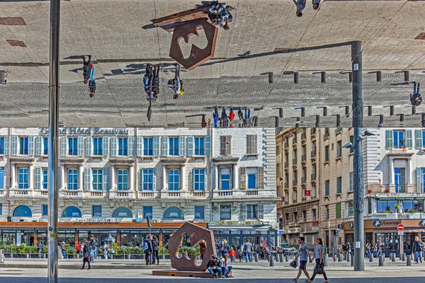 Marseille Frankrijk Maart 2015 Mensen Genieten Van Norman Foster Paviljoen — Stockfoto