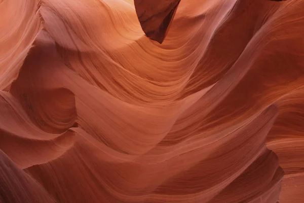 美丽的羚羊峡谷的细节与迷人的发光砂岩结构 — 图库照片