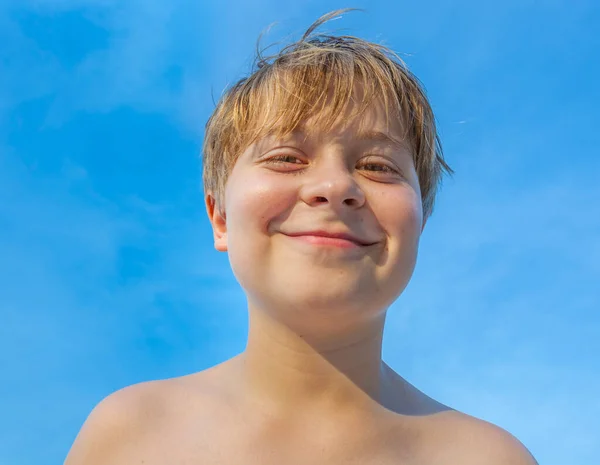 Happy Smiling Young Boy Background Blue Sky — Stock Photo, Image