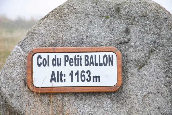 Signage Col Petit Ballon Engl Vrchol Horské Malé Ballon Alsasku — Stock fotografie