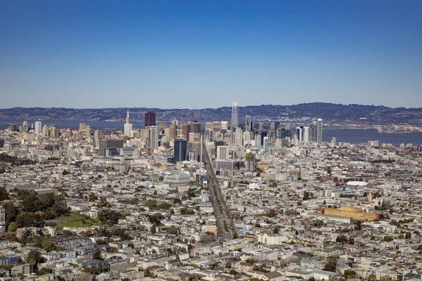 阳光灿烂的旧金山的天际线 — 图库照片