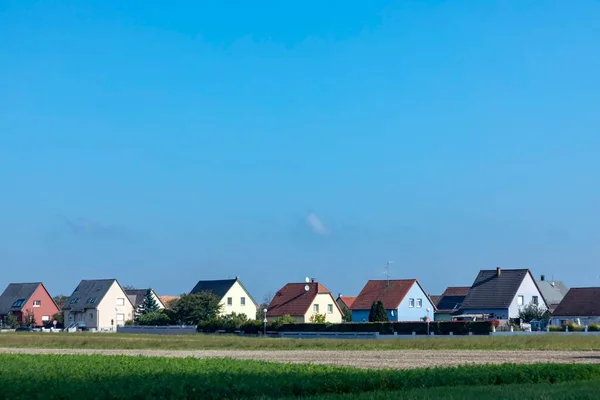 Case Famiglia Piedi Riga Riga Che Simboleggia Vita Tempi Lutto — Foto Stock