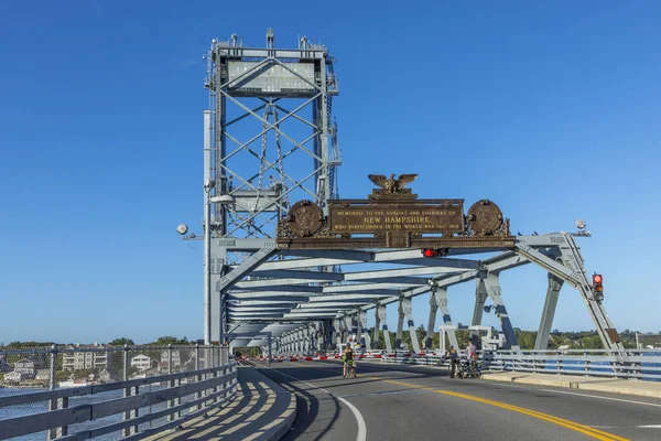 Portsmouth New Hampshire Maine Bağlayan Piscataqua Nehri Memorial Köprüsü — Stok fotoğraf