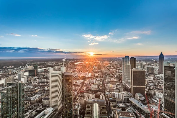 Frankfurt Německo Ledna 2017 Frankfurtský Panorama Centrálním Nádražím Mrakodrapy Večer — Stock fotografie