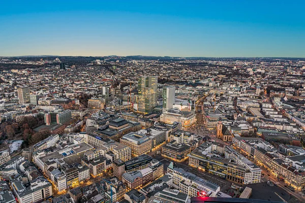 Frankfurt Tyskland Januari 2017 Skyline Frankfurt Med Huvudgata Och Skyskrapor — Stockfoto