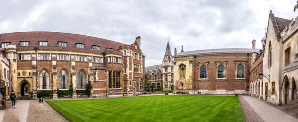 Cambridge Grã Bretanha Abril 2017 Courtyard Pembroke College University Cambridge — Fotografia de Stock