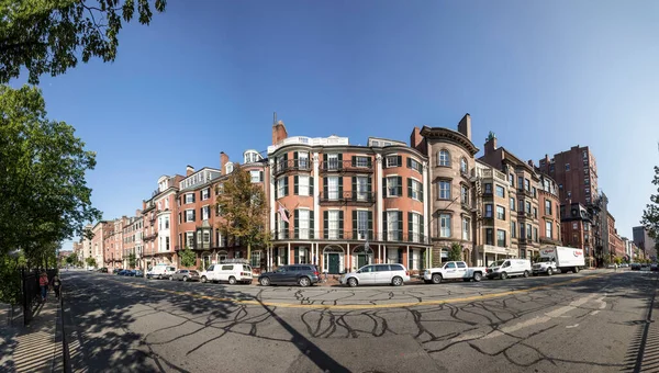美国波士顿 2017年Sep 13日 灯塔街胜利风格房屋的正面 灯塔街的这一部分始建于1850年 — 图库照片