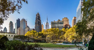 NEW YORK, ABD - OCT 5, 2017: Central Park 'tan New York' un gökdeleni manzaralı.