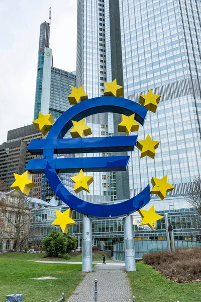 Frankfurt Alemania Ene 2017 Símbolo Del Euro Encuentra Frente Antiguo — Foto de Stock