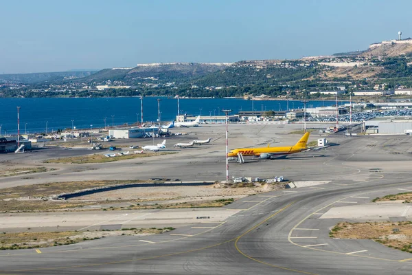 Marignane Francja Aug 2017 Samolot Dlh Kołowania Lotnisku Marsylii Marignane — Zdjęcie stockowe