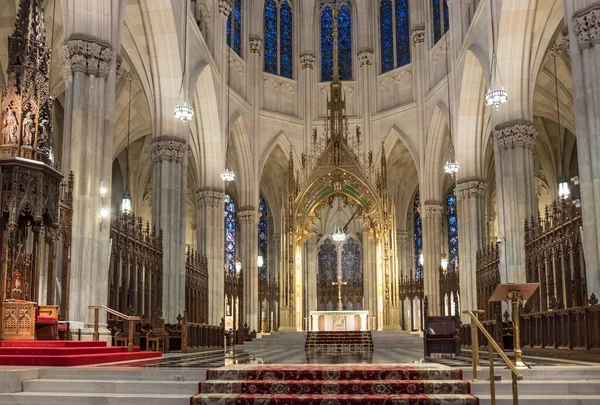 2017年4月4日 美国纽约市 圣帕特里克大教堂 Cathedral Patrick 是一座新哥特式罗马天主教大教堂 也是纽约市的一个著名地标 — 图库照片