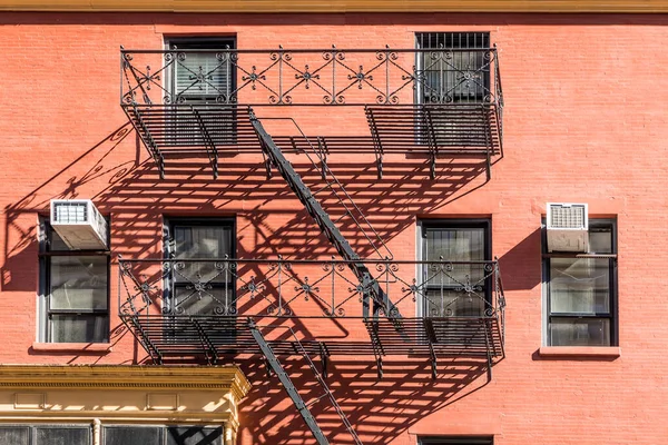 Nueva York Octubre 2017 Escalera Incendios Hierro Fachada Una Antigua — Foto de Stock