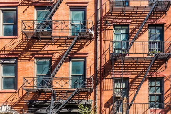 Nueva York Octubre 2017 Escalera Incendios Hierro Fachada Una Antigua — Foto de Stock