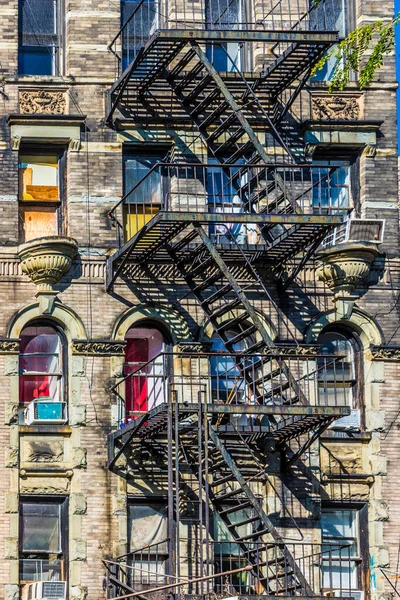 Nueva York Octubre 2017 Escalera Incendios Hierro Fachada Una Antigua — Foto de Stock