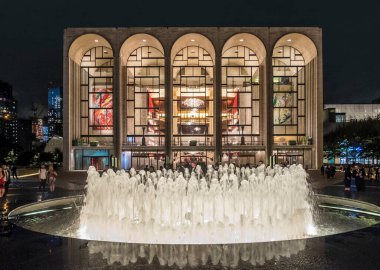 NEW YORK, ABD - NOV 4, 2017: The Metropolitan Opera House New York 'ta Lincoln Center' da.