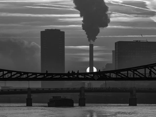 Pôr Sol Romântico Frankfurt Rio Main Com Ponte — Fotografia de Stock