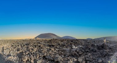timanfaya Milli Parkı içinde volkanik krater için görüntüleyin