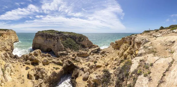 Malownicze Wybrzeże Portugalii Regionie Algarve Carvoeiro Pustą Plażą — Zdjęcie stockowe