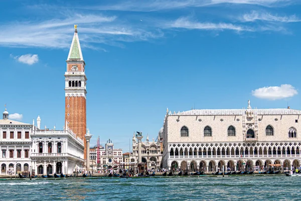 Venedig Italien Juli 2021 Blick Zur Promenade Markusplatz Mit Dogenpalast — Stockfoto