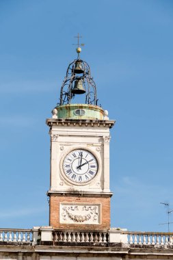 Ravenna 'daki Piazza del Popolo Saat Kulesi, Emilia Romagna, İtalya
