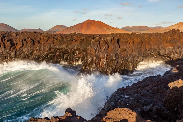 Los Hervideros Costa Lanzarote Con Onde Enormi Lanzarote Spagna — Foto Stock