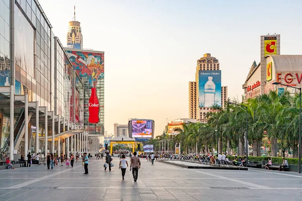 Bangkok Thailand Maj 2009 Utomhusreklam Med Affischer Moderna Köpcentret Central — Stockfoto